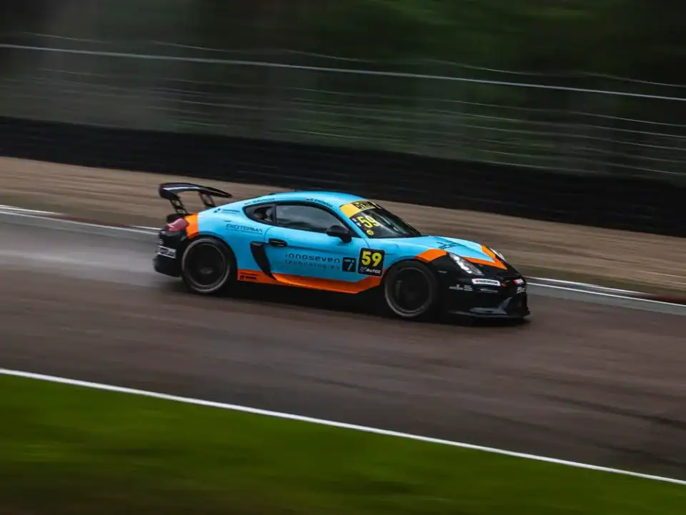 BKA Porsche Clubsport GT4